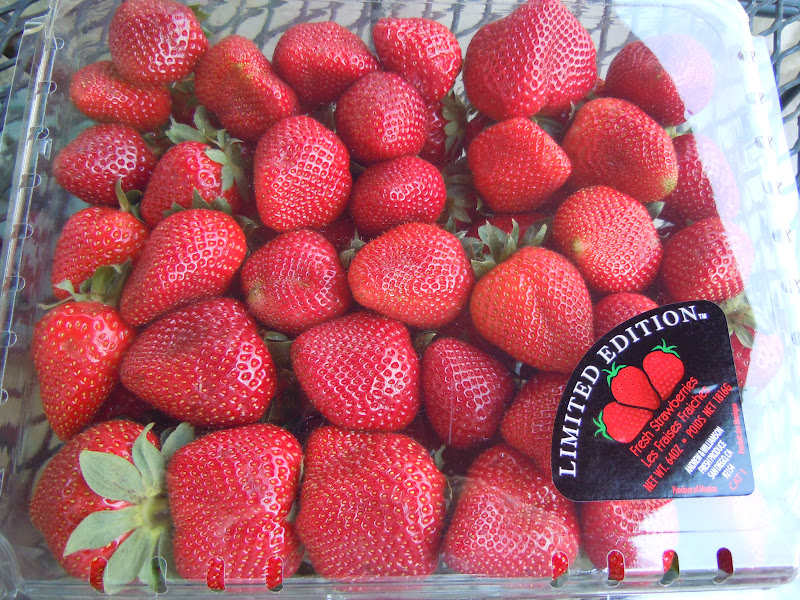 Gourmet Girl Cooks Strawberry Sundaes made with Fresh Strawberry Sauce