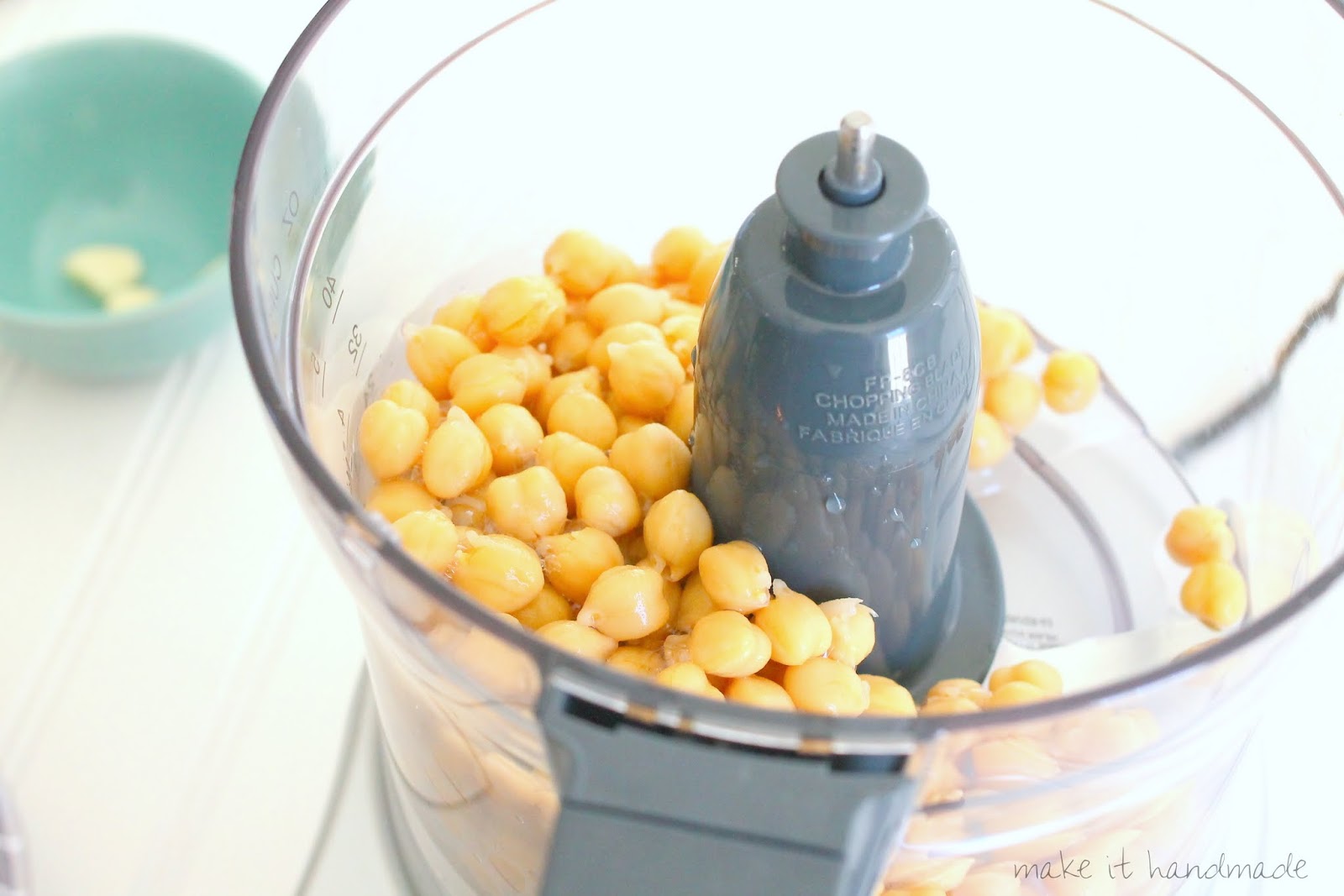 Make It Handmade Hummus + Cuisinart Food Processor Review