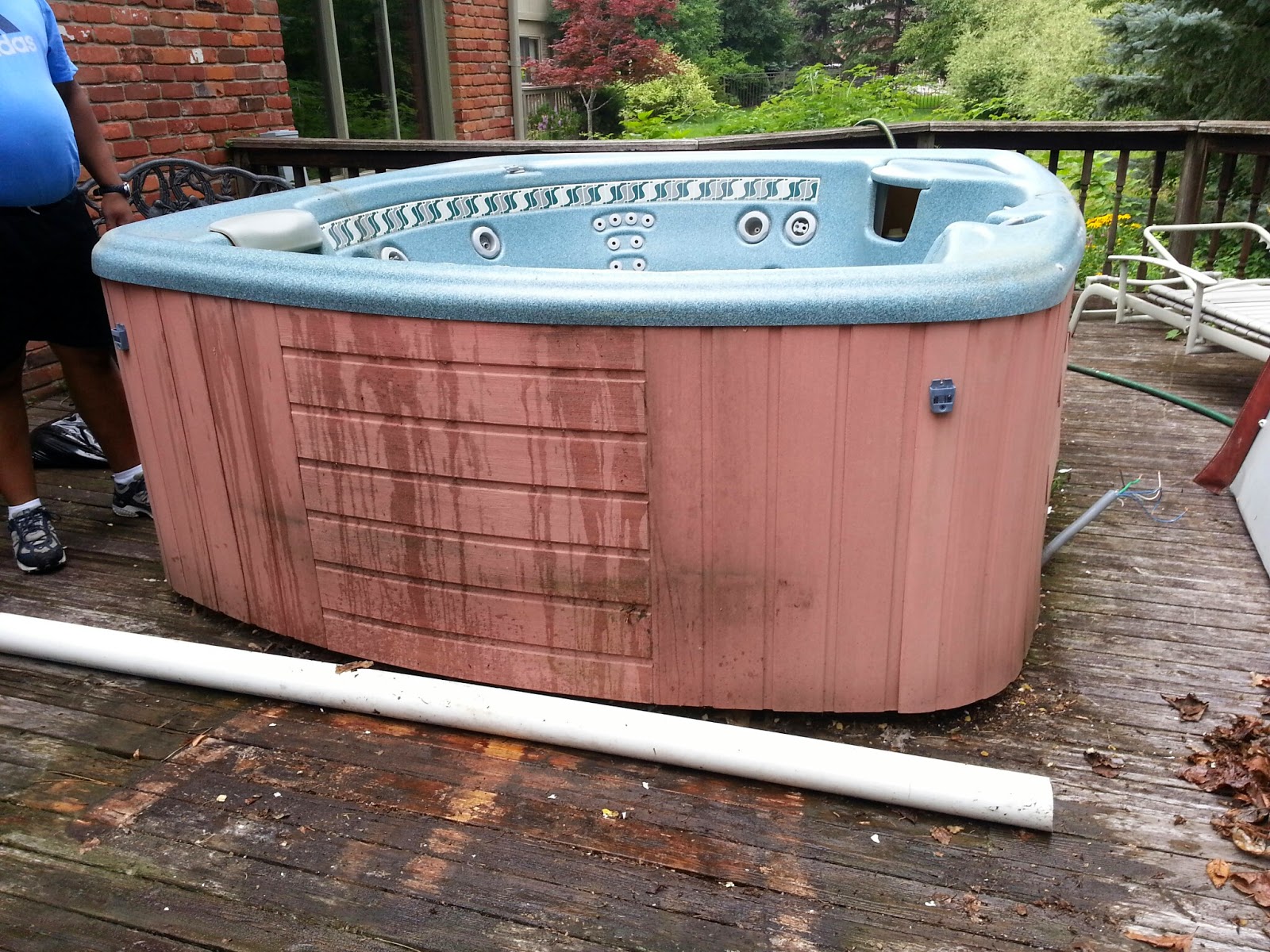 Soakin' & Sippin' Suds in the New Hot Tub!! 0802