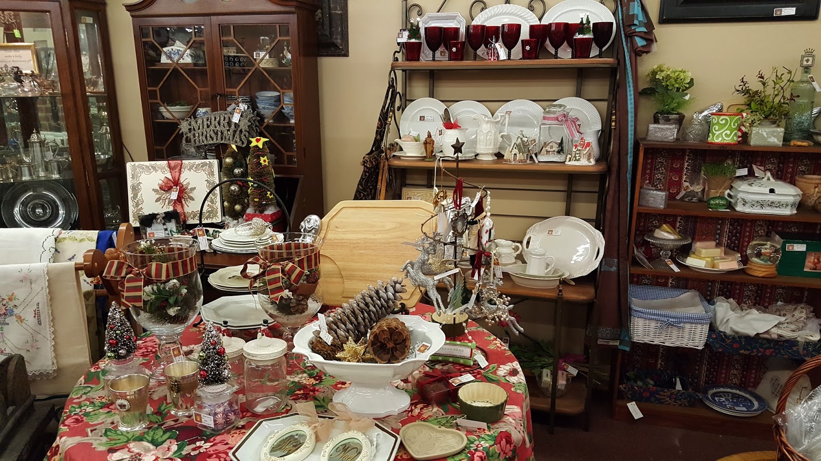 Christmas store in 2020 Julie Ferguson Designs: Christmas at the Antique Mall