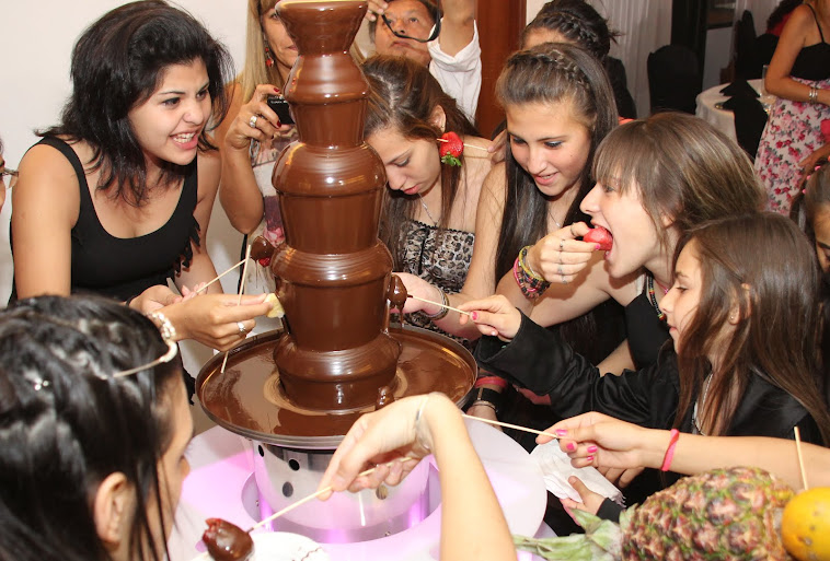 fiesta de 15 cascada de chocolate