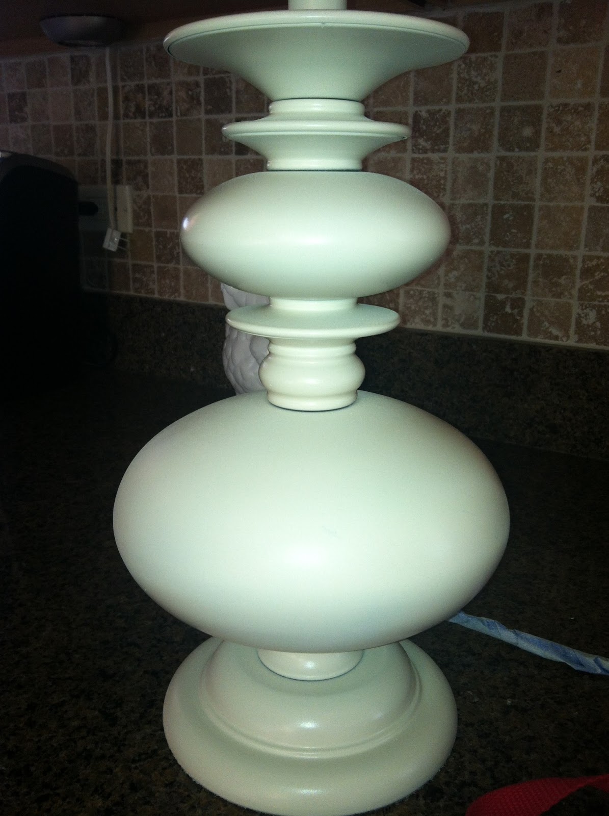 All Things that Make a House a Home...... Spray painting lamps!
