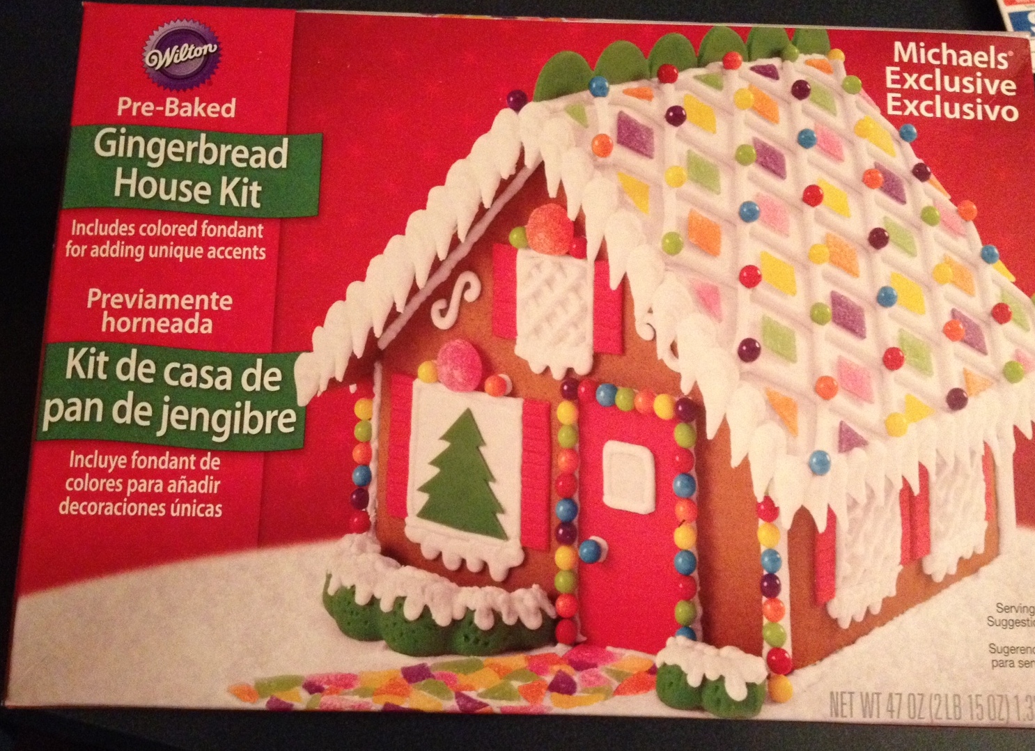 Build & Decorate a Gingerbread House {Day 4 of The 12 Days of Frugal
