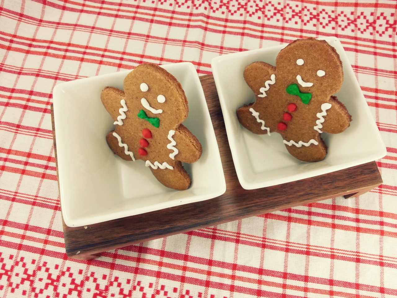 GİNGERBREAD (ZENCEFİLLİ KURABİYE)-GiZ'Li TAD