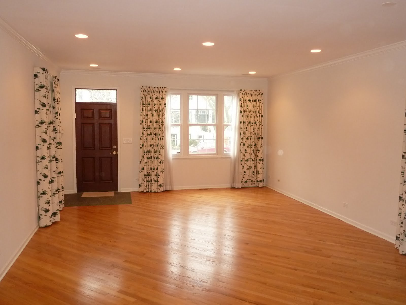 The Chicago Real Estate Local NEW Lakeview single family home for sale 815,000, four bedrooms
