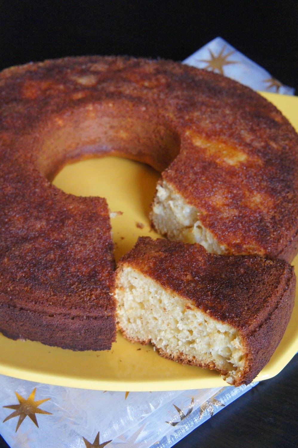 Gâteau à la compote de pommes et d'ananas
