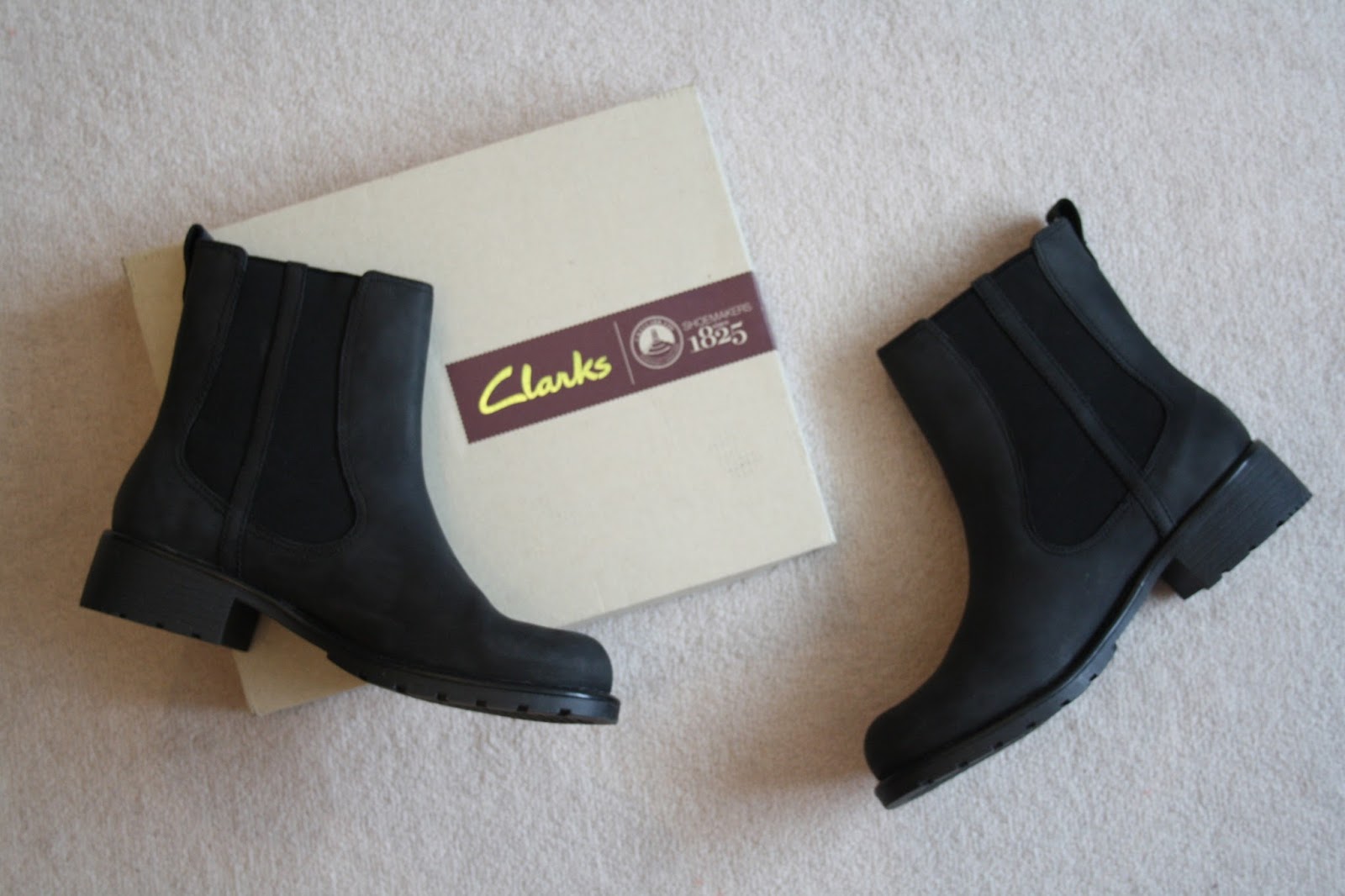 FASHION White Stuff At Bluewater / Does