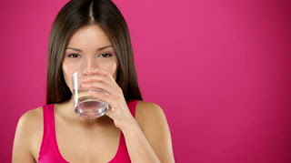 Manfaat air putih untuk diet