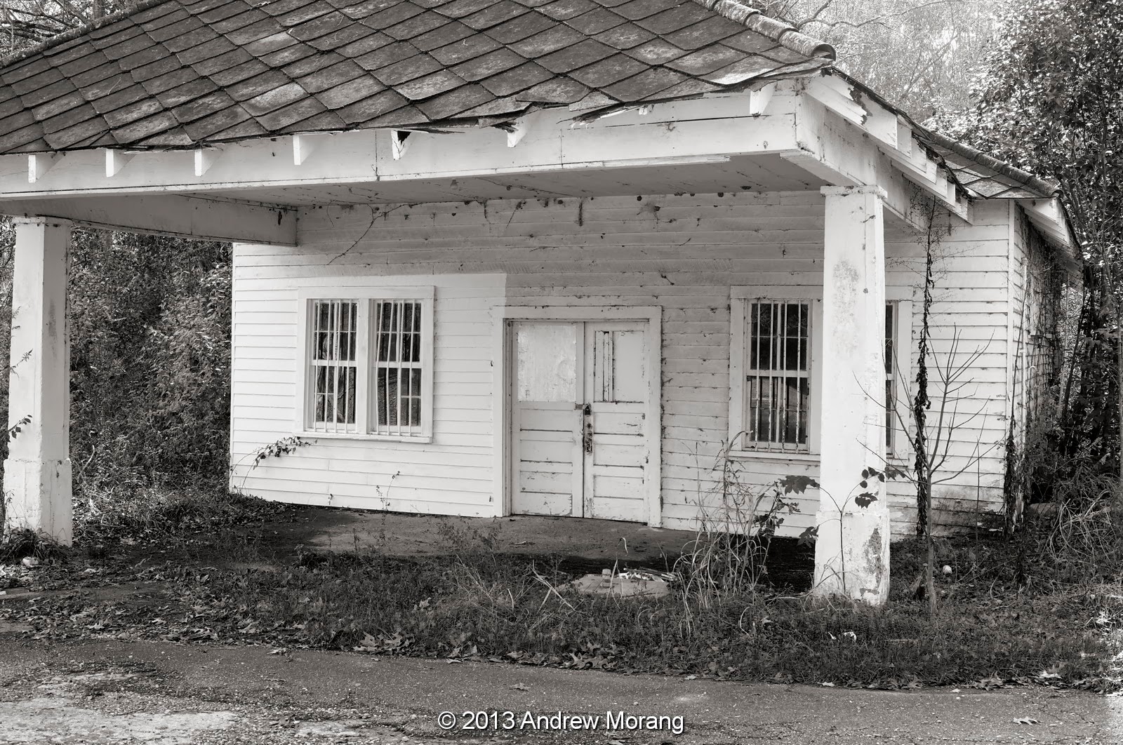 Urban Decay Country store, Canada Cross Road, Edwards, Mississippi