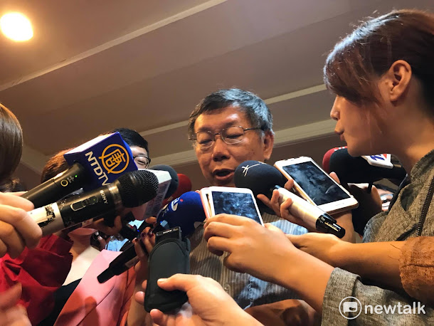 台北市長柯文哲今日出席台北扶老宣導影片首映記者會。 台北市長柯文哲今日出席台北扶老宣導影片首映記者會。