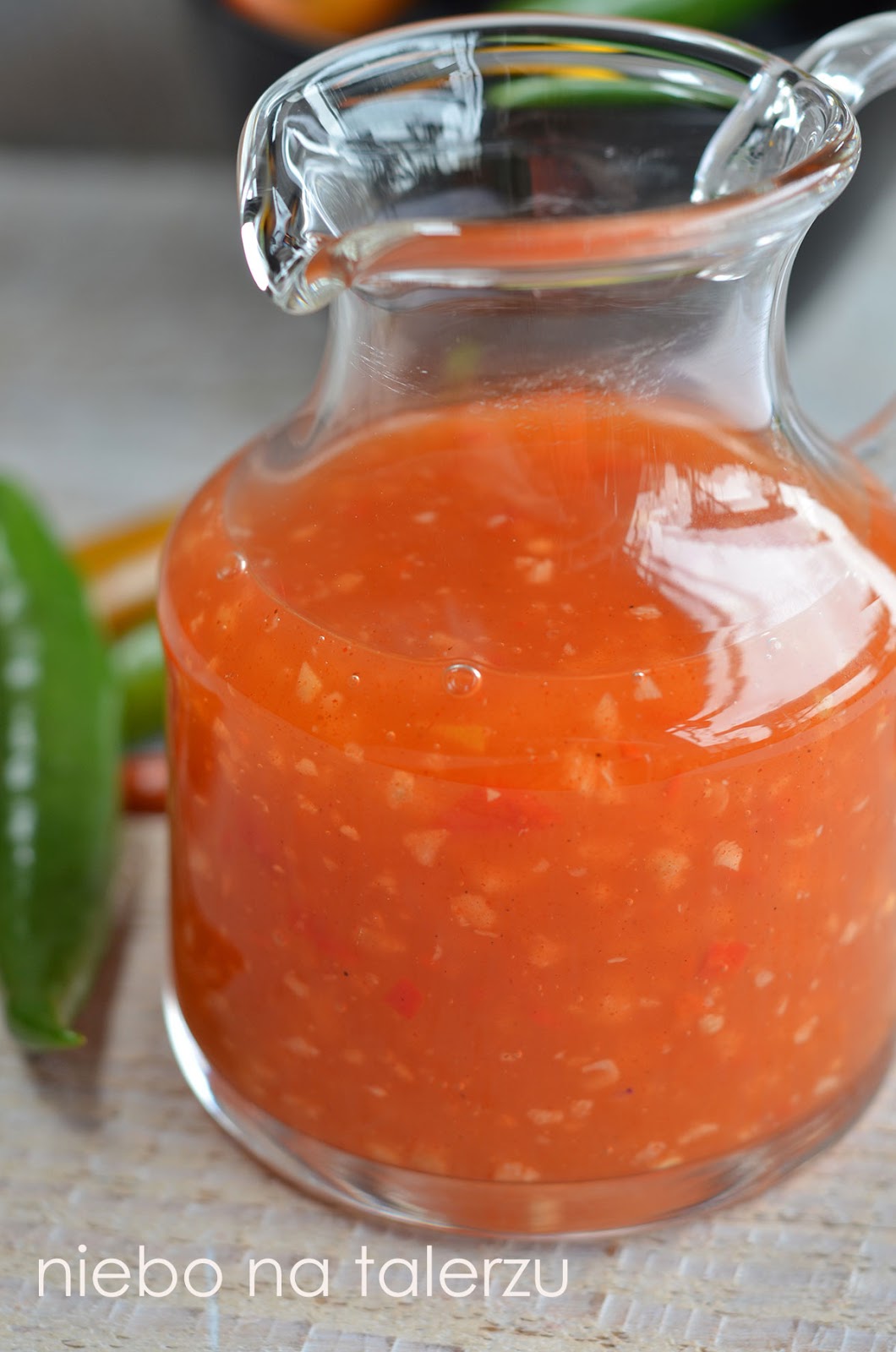 Ostry sos chili jak od "chińczyka". Sos słodkokwaśny niebo na talerzu