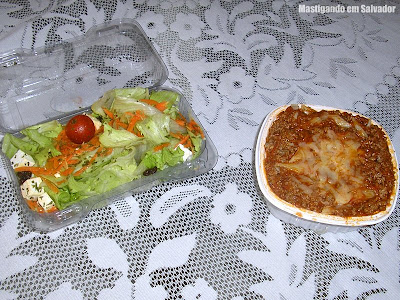 Saladas Delivery: Combo Penne ao Molho Bolonhesa mais Mini-Salada