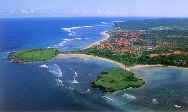 The beautiful beach of Nusa Dua in Bali | Great Travel Place
