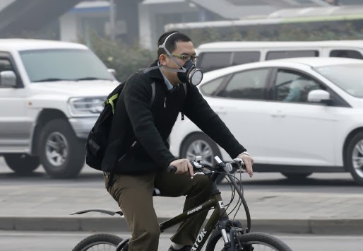 Έκοψε το πέος του αλλά ξέχασε να το πάρει μαζί στο νοσοκομείο για να του το ξανακολλήσουν.!