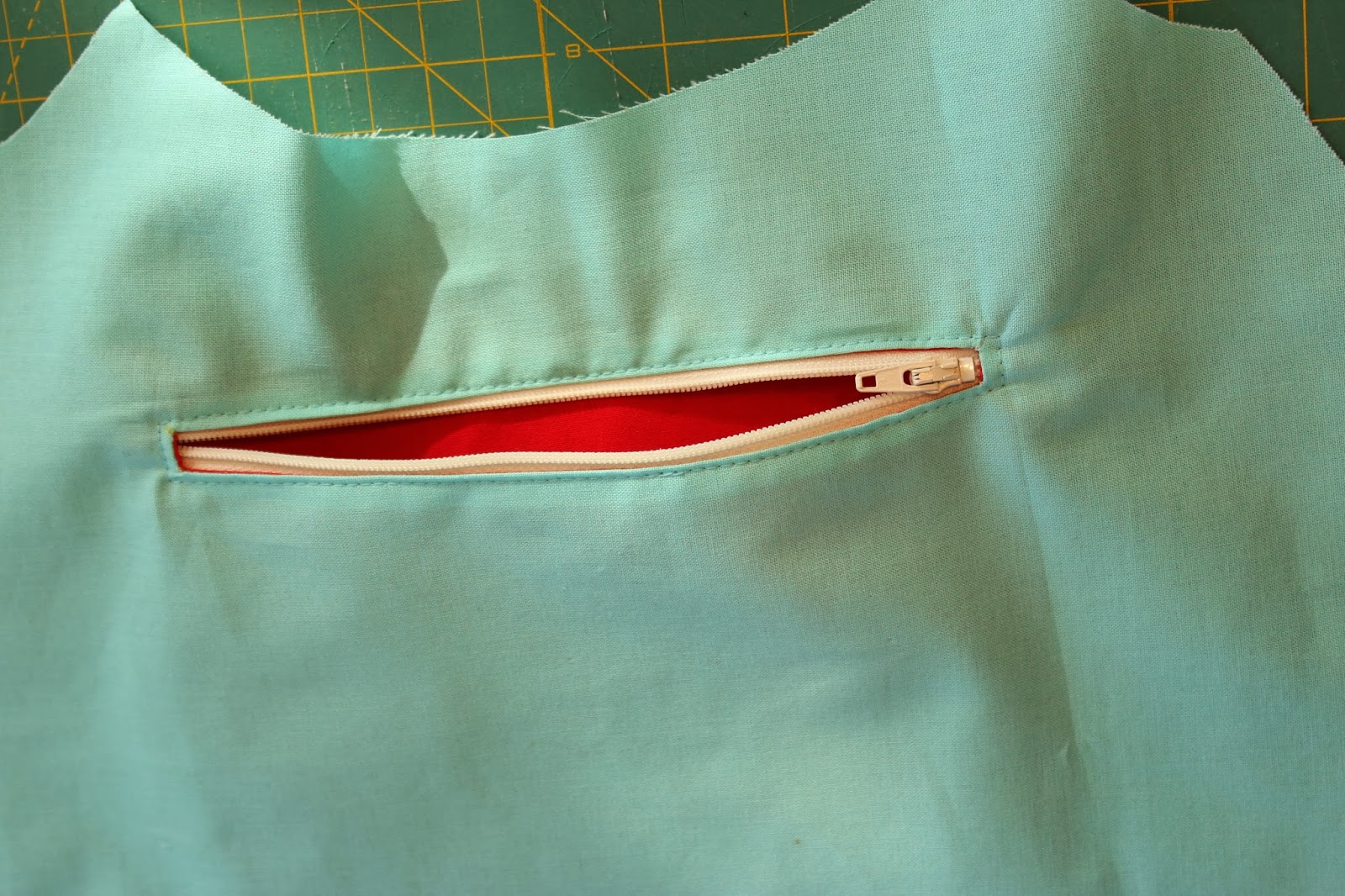 Park and Darwin TUTORIAL; how to sew a zipper pocket into the lining