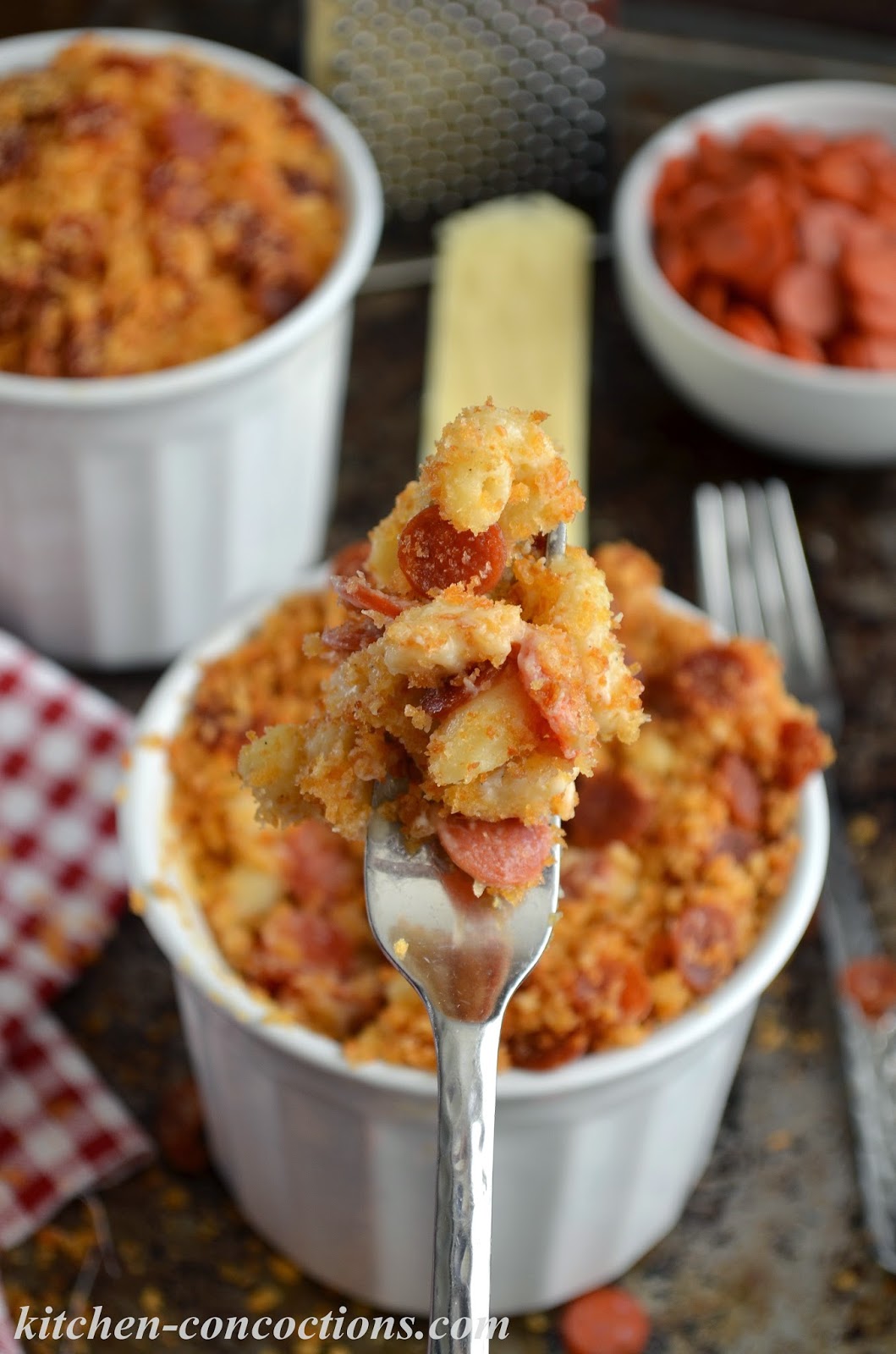 White Cheddar Mac 'n Cheese with Crispy Pepperoni Topping {Pepperoni