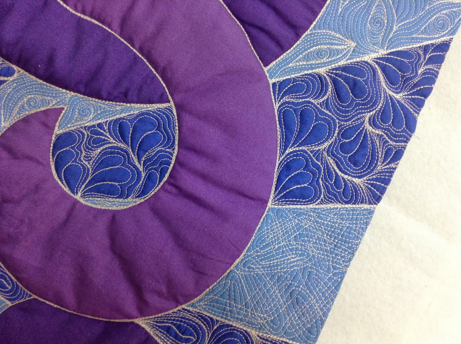 The Free Motion Quilting Project 64. Learn how to quilt Lotus Ripple, 409