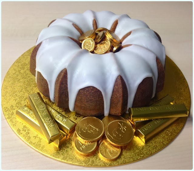 Dollybakes Victoria Sponge Bundt Cake