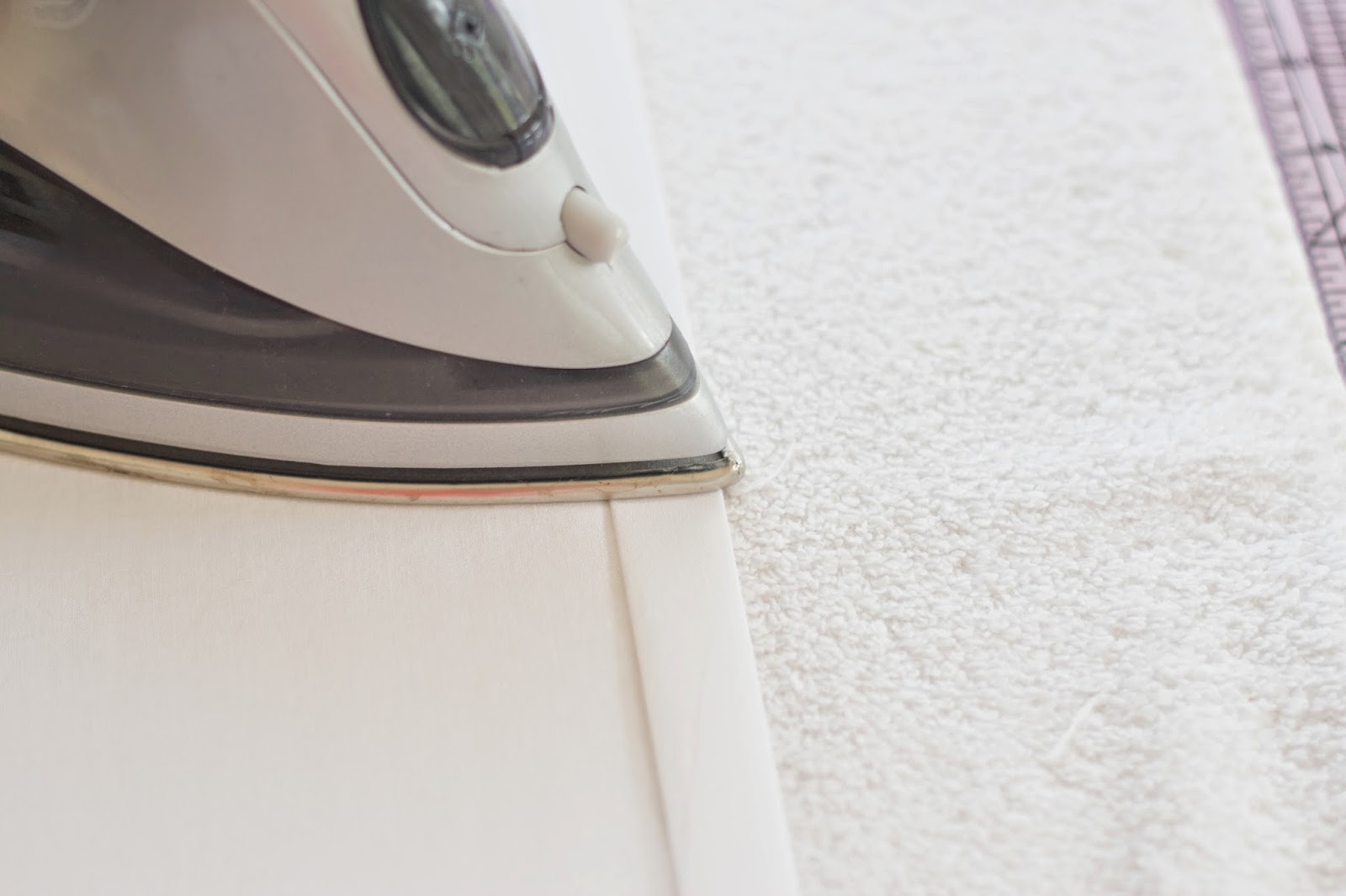 do it yourself divas DIY Pottery Barn Linen Knot Bolster Pillow Cover