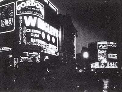 Fuente: http://www.npr.org/programs/atc/features/2002/dec/londonfog/piccadilly.html