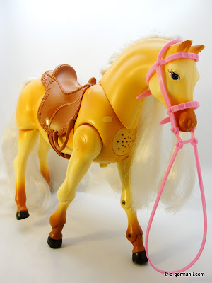 TROEDELMARKT-Barbie Pferd