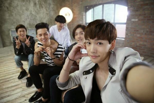 Unseen WINNER Group selfie at BTS 1theK PRIME [PHOTO] - WINNER UPDATES