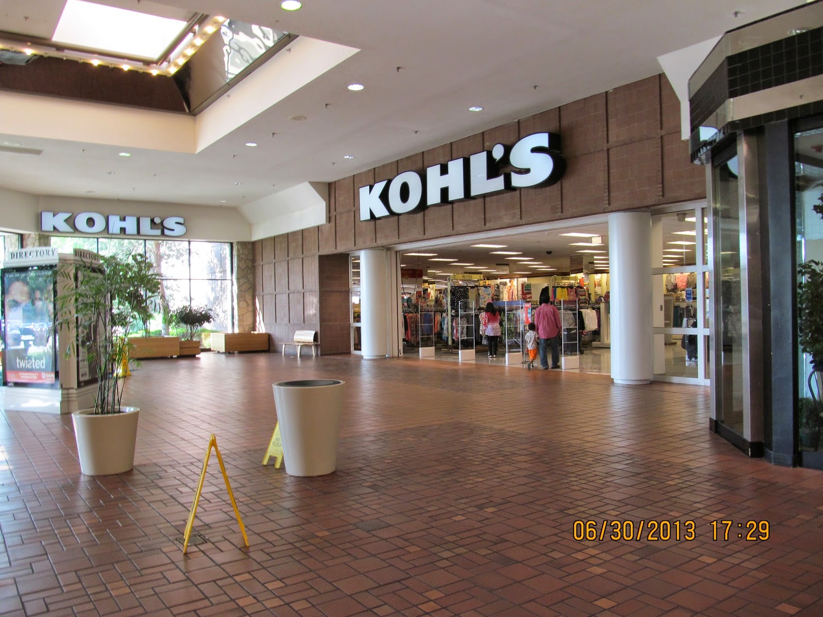 Trip to the Mall Golf Mill Mall ( Niles, IL)