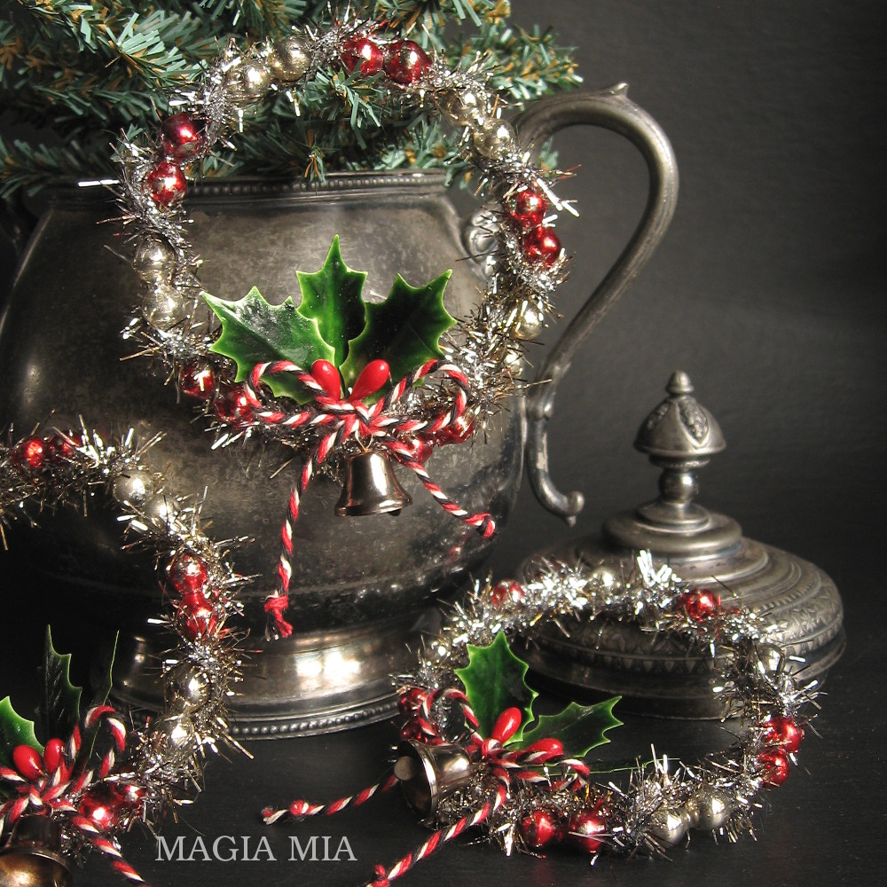 Magia Mia Nostalgic Ornaments with Mercury Glass Beads, Tinsel & Holly