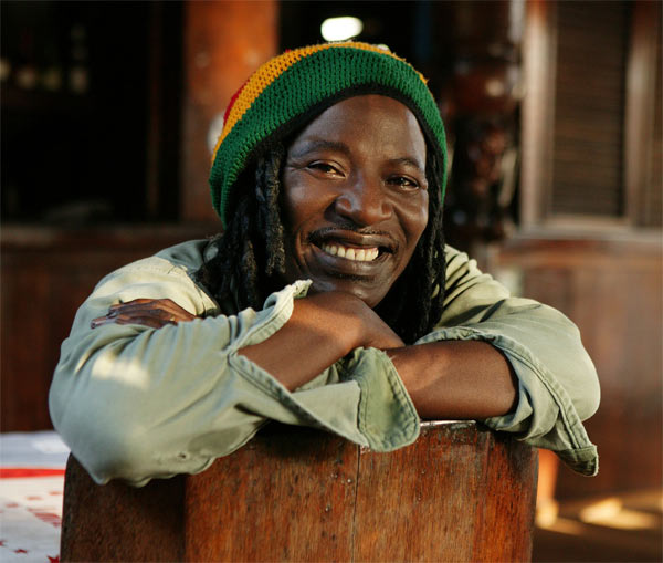 Pecinta Reggae Biografi Alpha Blondy