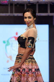 malaika-arora-latest-stills-at-ssja-silver-nite-fashion-show malaika-arora-latest-stills-at-ssja-silver-nite-fashion-show