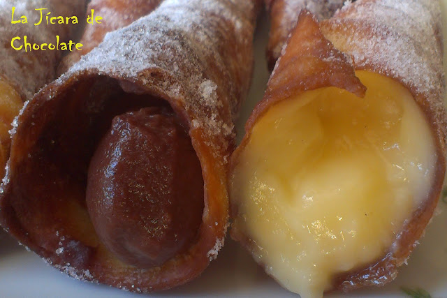 Barquillos O Canutillos De Chocolate Y De Crema