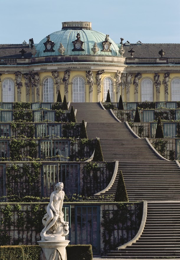Mix and Chic: Book review- Staircases: The Architecture of Ascent!