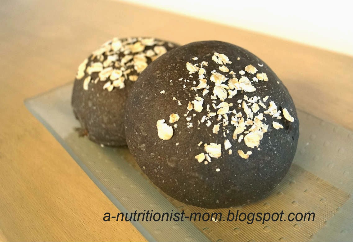 Journal of a nutritionist mom Charcoal bun with black sesame and fig
