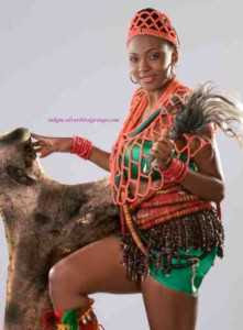 #MBGN2012 Controversy: Judge spills – contestant steals…crown? 1