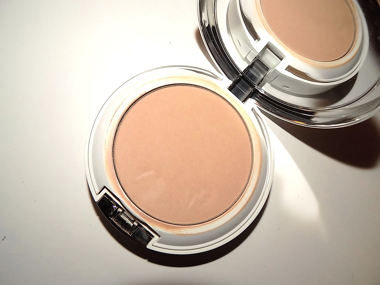 The Beauty Alchemist Clinique Beyond Perfecting Powder Foundation