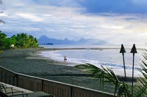 TAHITI (îles du vent) ARUE (PK7) plage de l'hotel du Radisson