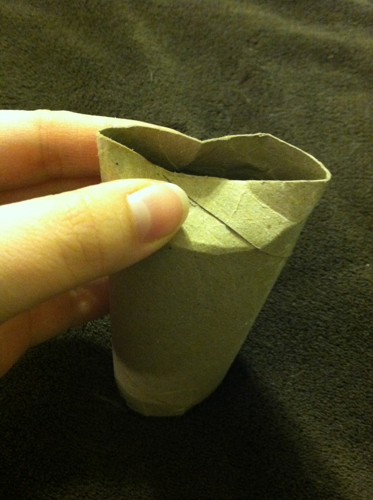 Happily Ever Crafter DIY From Carboard Tube to Cute Gift Box!