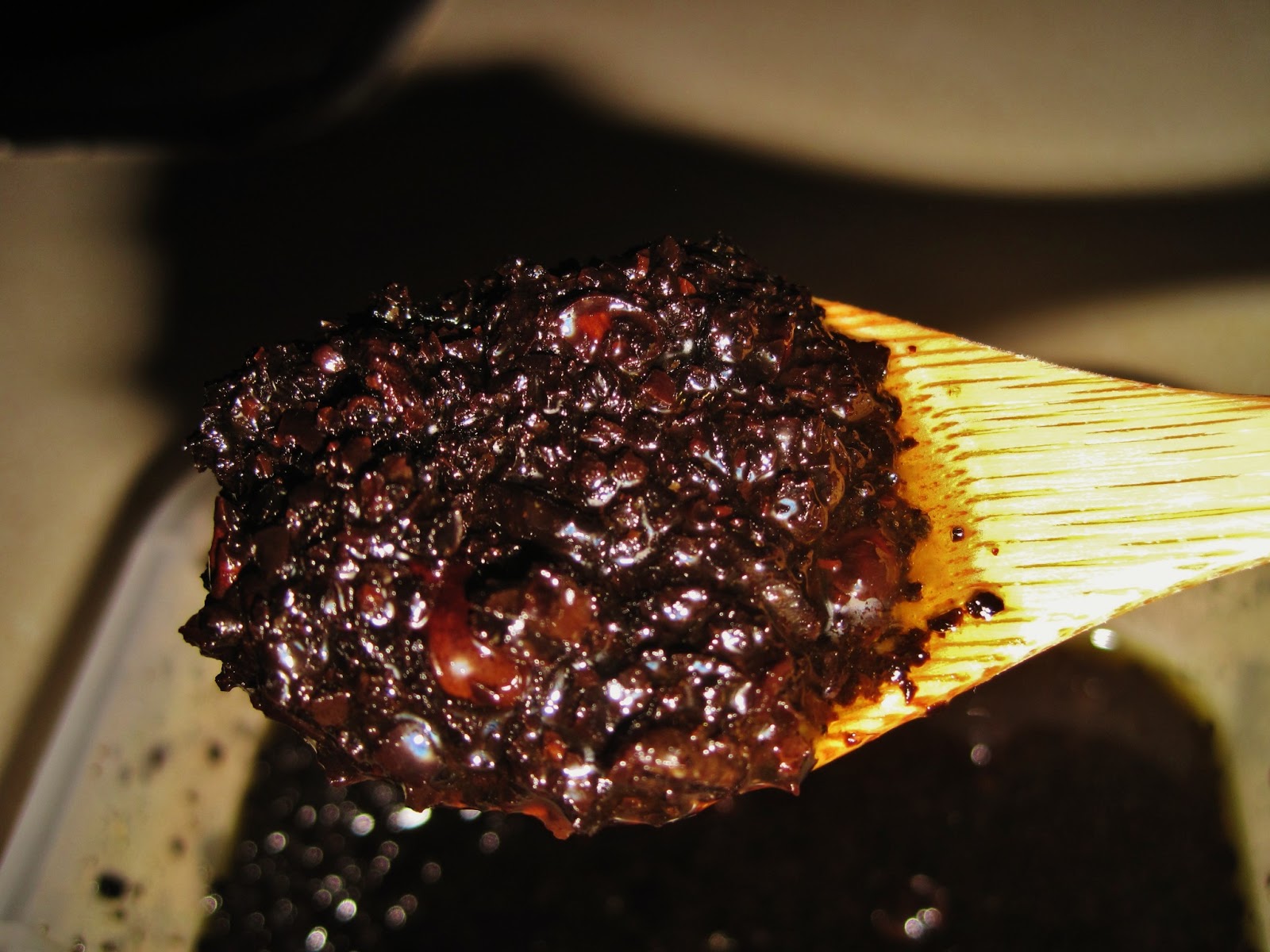 (Mostly) Natural & Handmade Beauty Tricks Olive Oil and Coffee Body Scrub