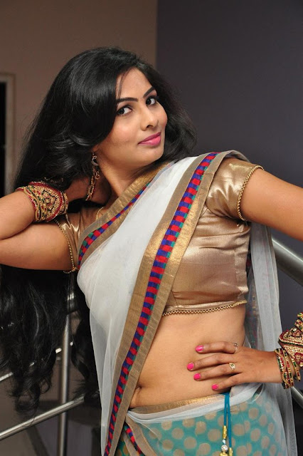 Actress Bhanu Navel Show Photos