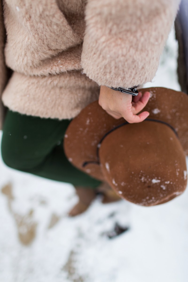 snow, day, outfit, starbucks, furry coat, brown boots, brown hat, mansur gavriel bucket bag, dc, style, blogger