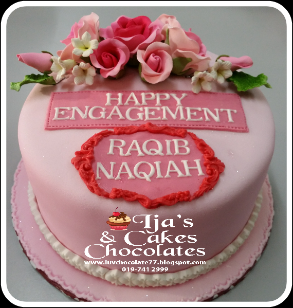 Kek fondant bentuk kapal terbang request dr Bella sbg kek hantaran