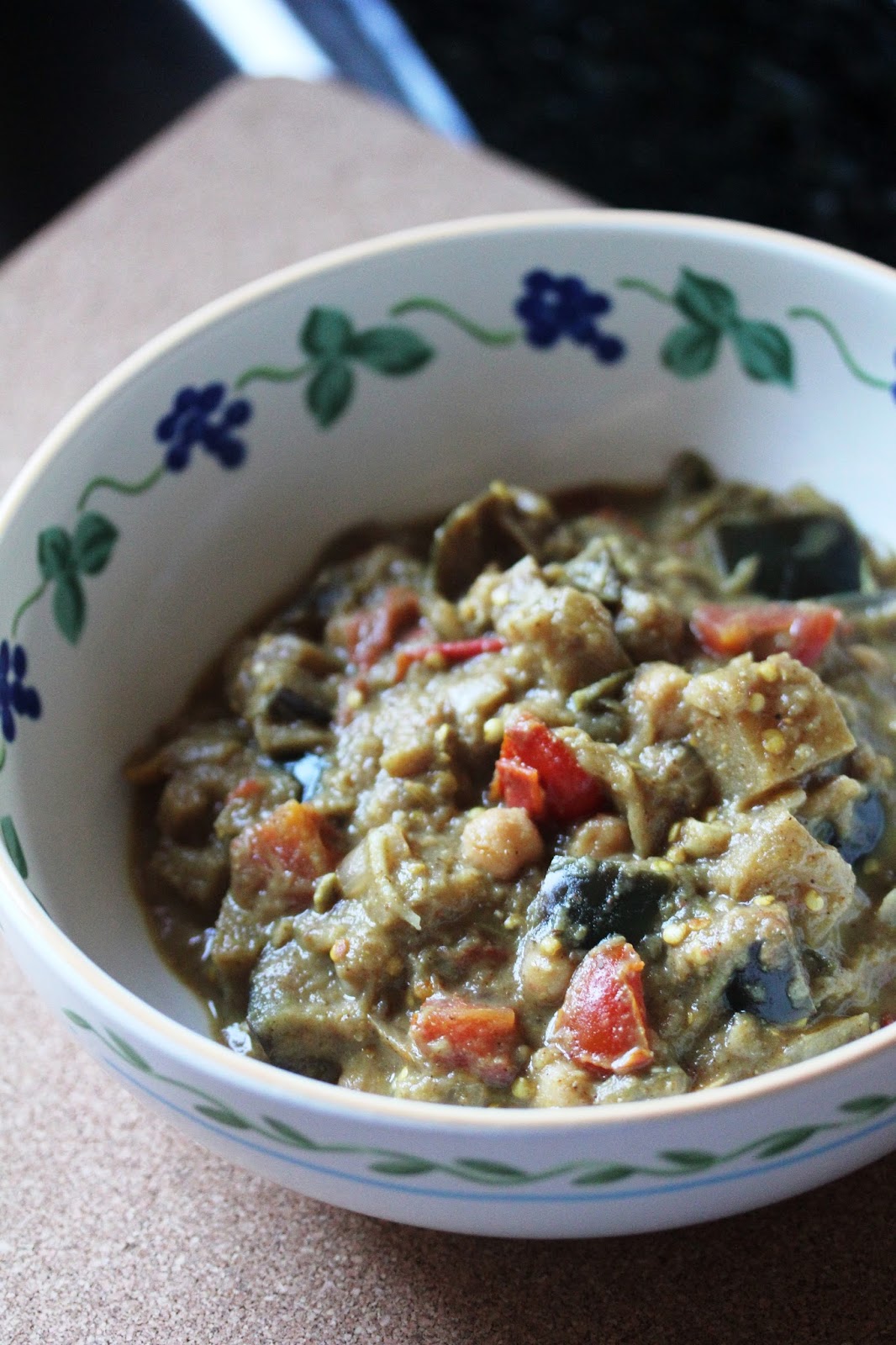 Kitchen Grrrls. Vegan food blog with lots of beautiful photos and