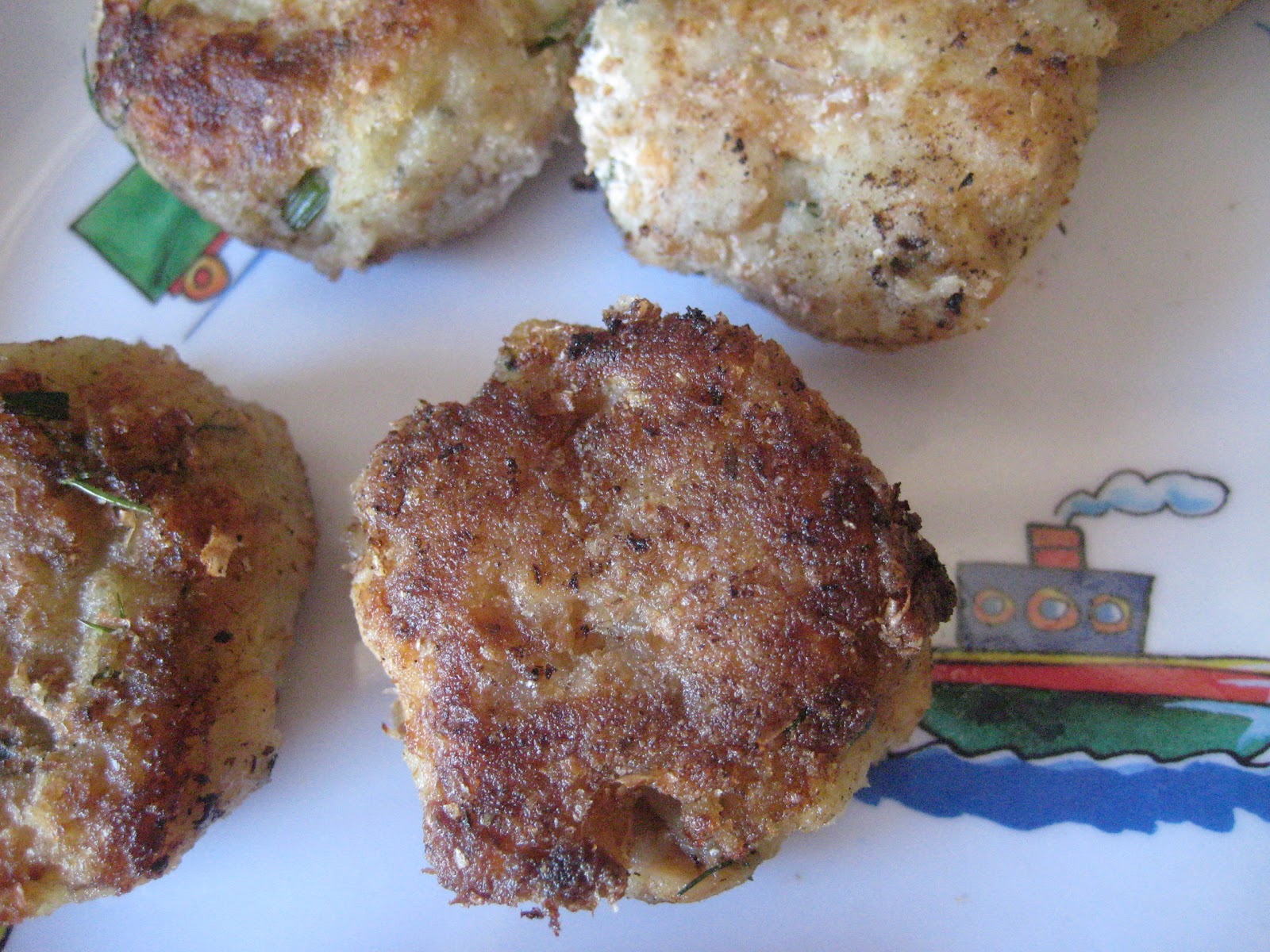 mamacook Fish Cakes babies on finger foods