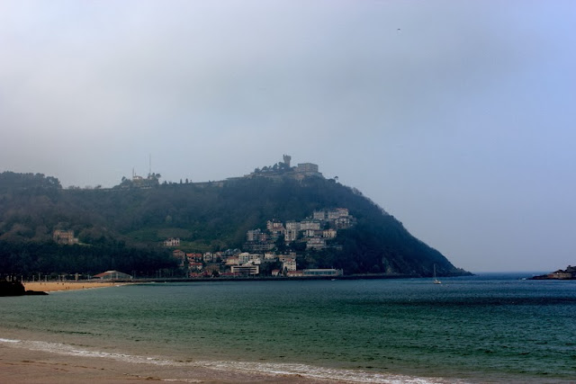 Vistas de la playa de la Concha y el Monte Igueldo 