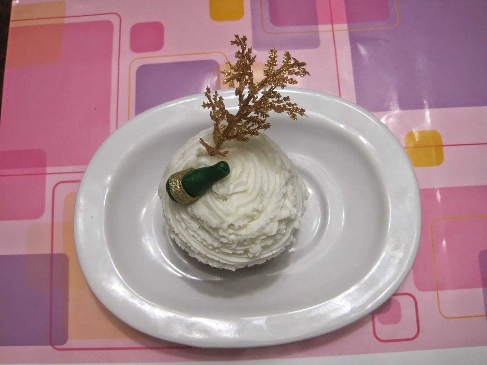 Ajantha Cakes/Holiday Cupcakes