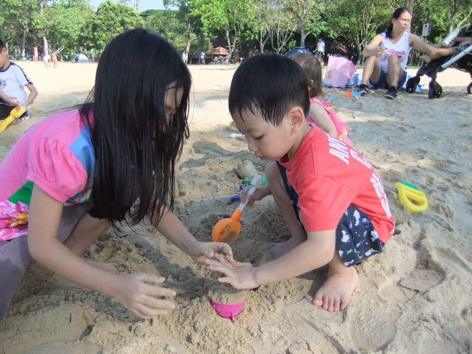 BlueBo Children's Sand Play with Little Clara