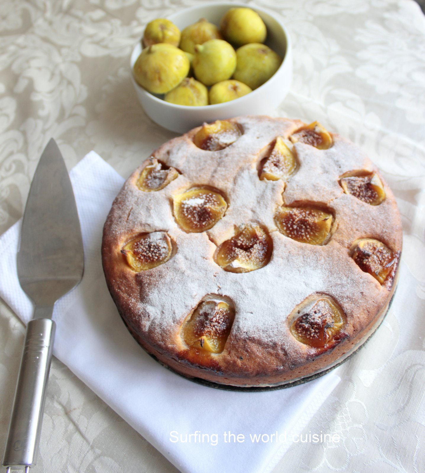 Turkish yogurt cake with figs/ Turkiško jogurto pyragas su figom