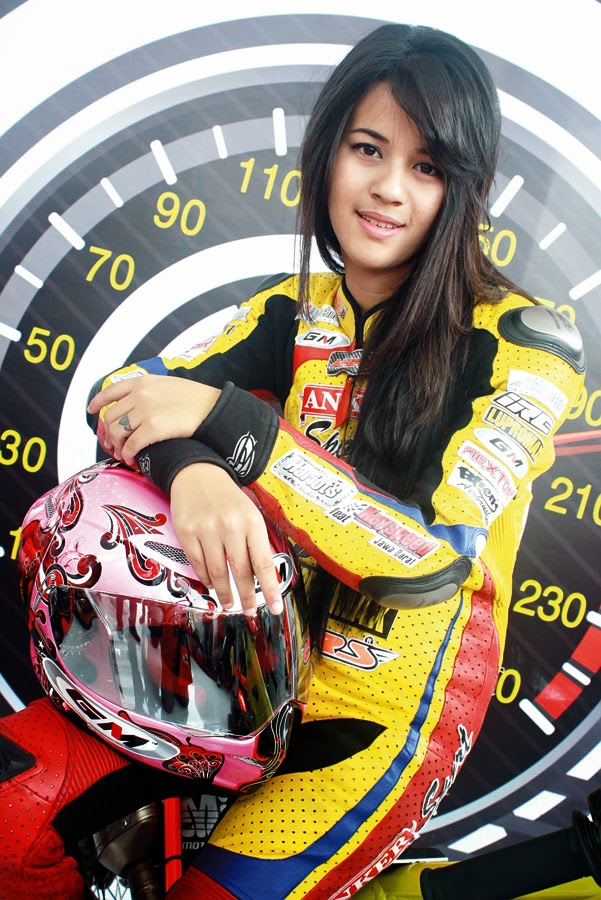 Kumpulan Foto Joki / Penunggang Cewek Cantik dan Seksi