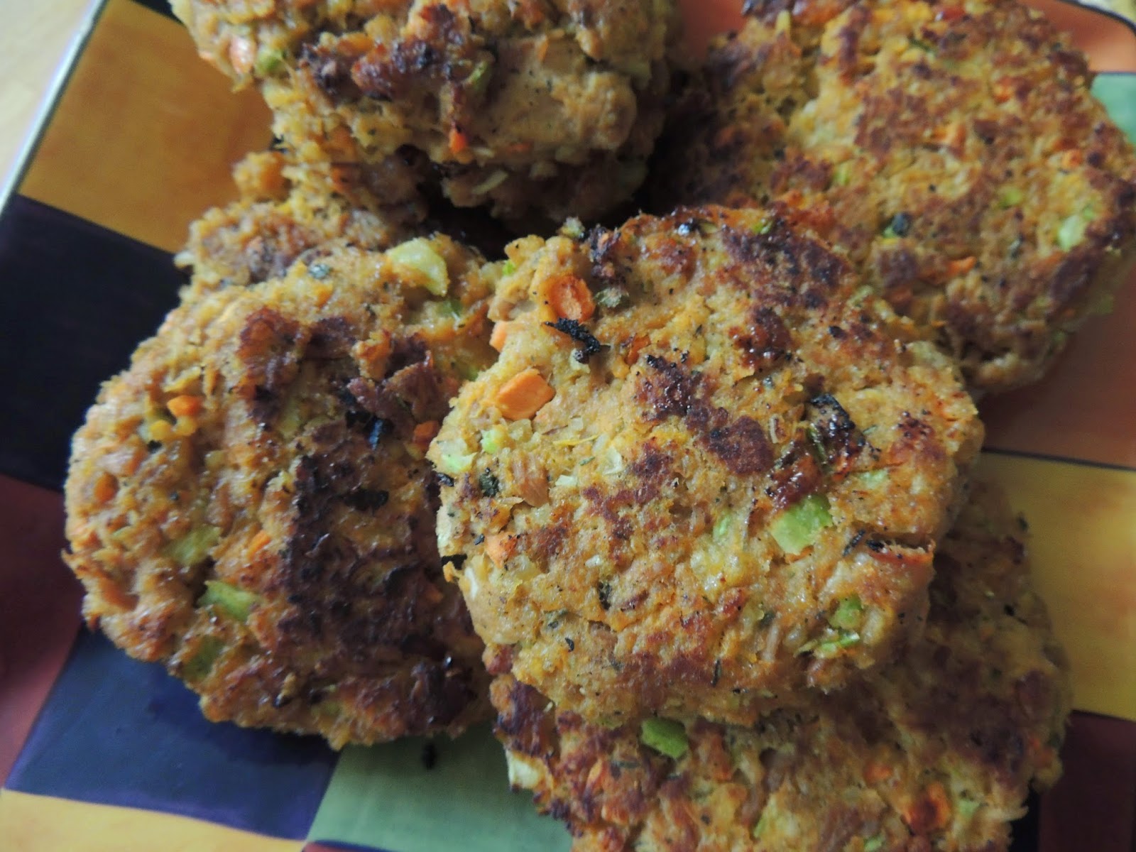 The Lettuce Project Another Way to Use Tuna....Tuna Cakes