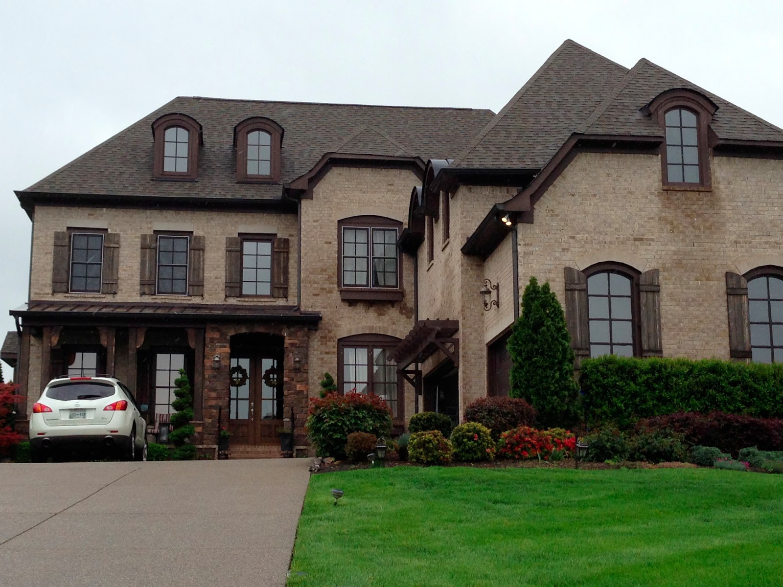 IMG_0696.JPG (1600×1200) Brick exterior house, Brick house exterior